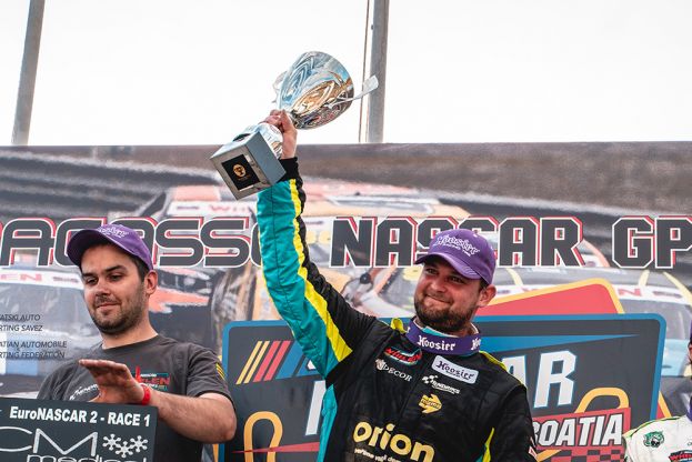 EuroNascar: Doubek opět vítězí!