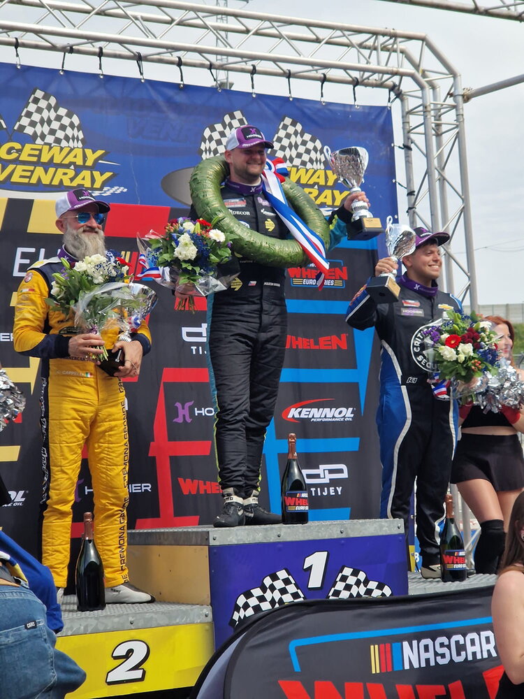 oval-venray-foto5.jpg