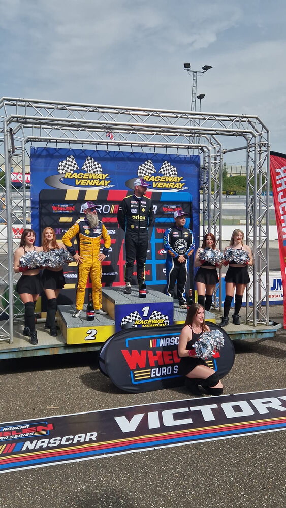 oval-venray-foto6.jpg