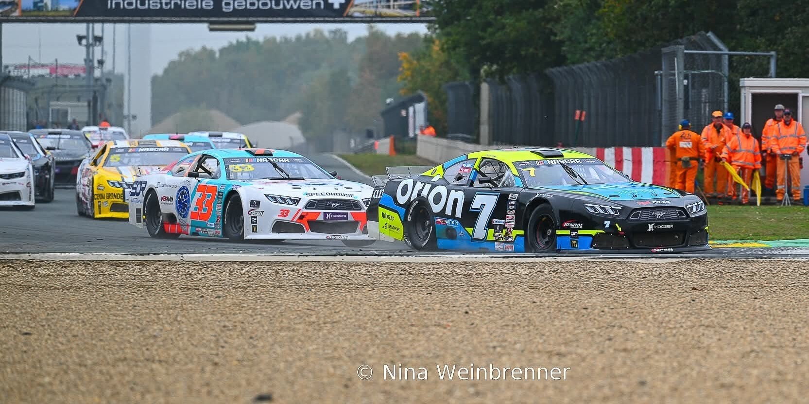 Finále NASCAR Euro Series 2025 Belgie: Doubek se na závěr sezony loučí vítězstvím, ve své parádní třídě bere letos titul vicemistra!