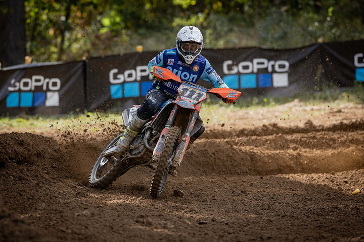 Report Kramolín 2024: Zlomový okamžik pro Nagla v MX1 , Dušek v MX2 ztratil hodně cenných bodů